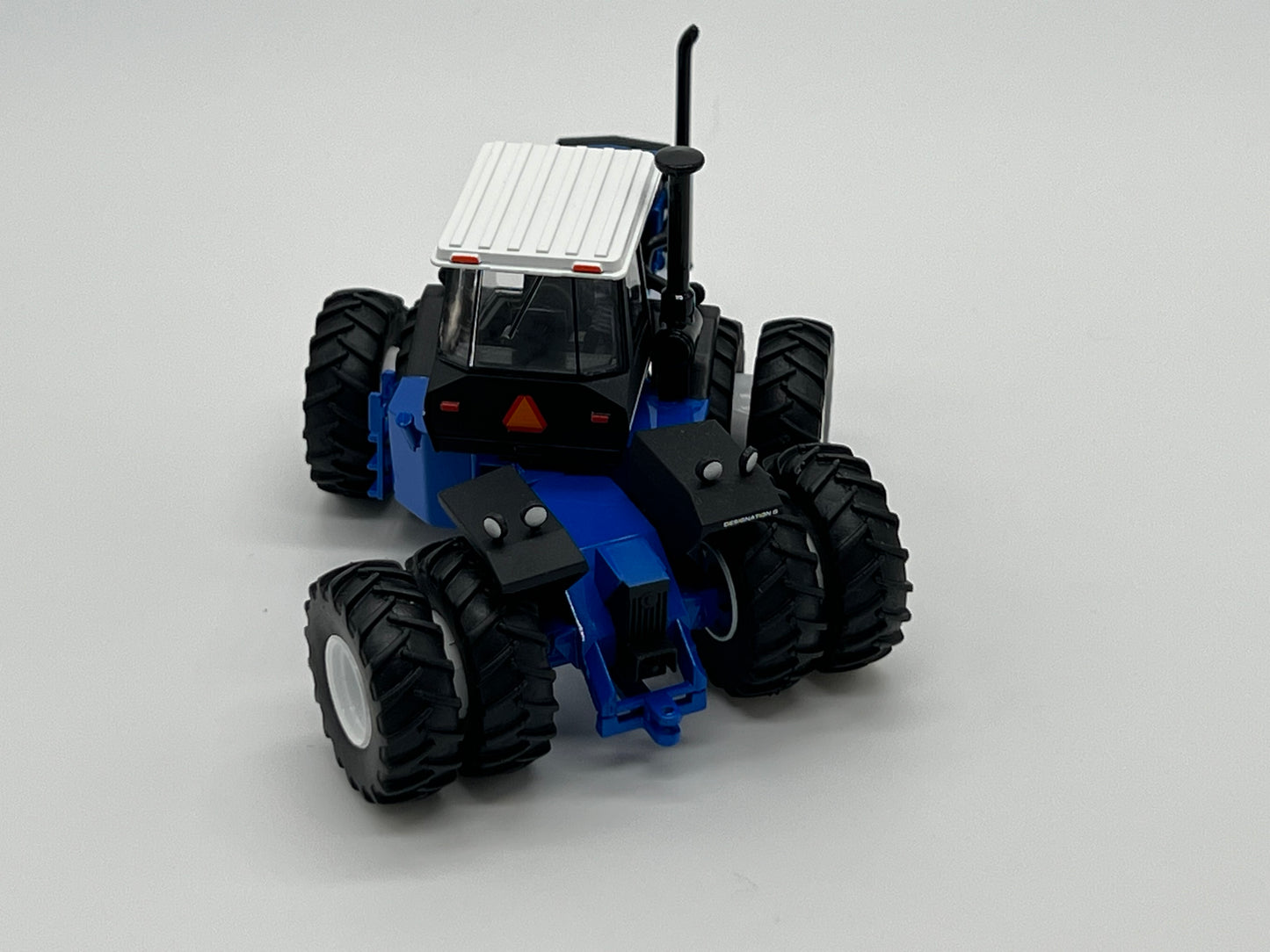 Ford Versatile 846 with 24.5x32 duals