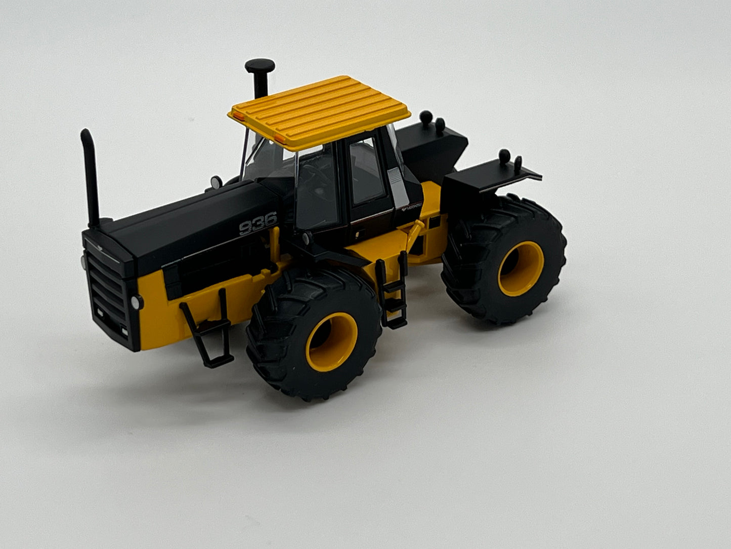 Versatile 936 Industrial with 30.5 Singles