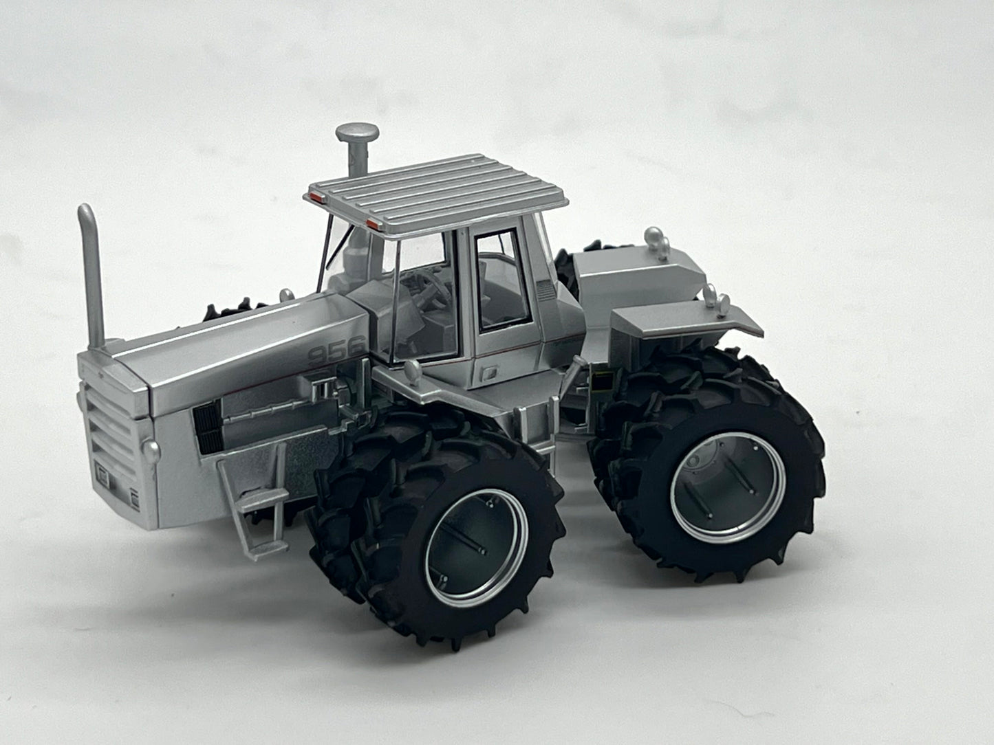 Silver Versatile 956